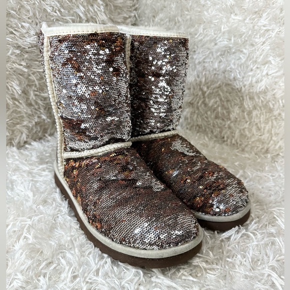 UGG Classic Short Sparkle Sequin Boots Gold Silver Reversible Size 7 - Picture 7 of 8
